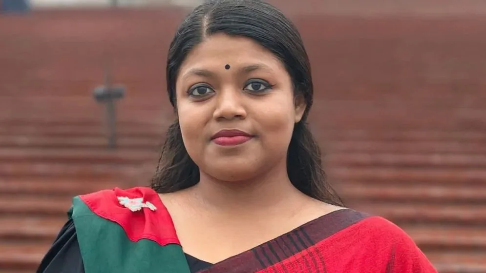 নির্ধারিত সময় শেষে ১৯ মিনিট পর মনোনয়নপত্র জমা দেন নুসরাত