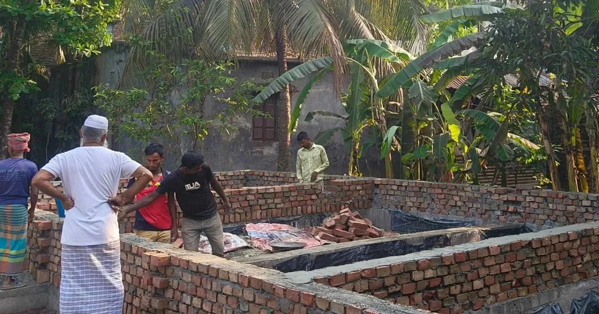 ইসলামী আন্দোলন ‘নেতার প্রভাব খাটিয়ে’ প্ল্যানবিহীন বাড়ি নির্মাণ