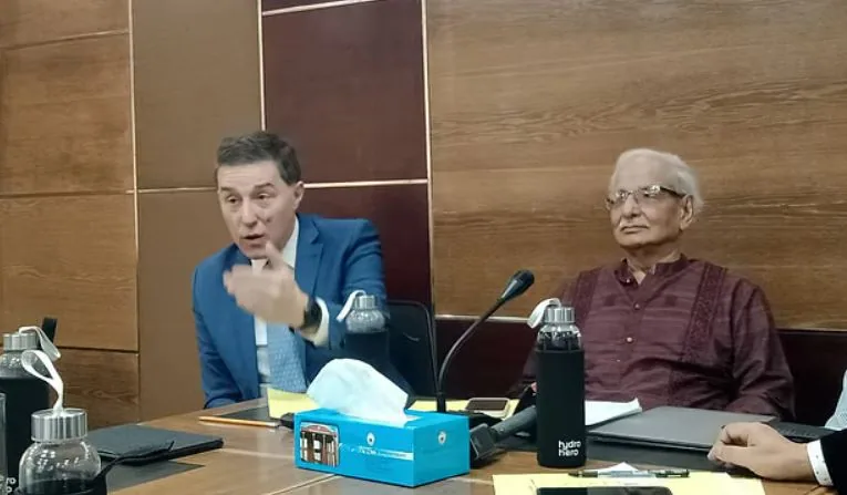 বিদেশি গবেষকের চোখে বাংলাদেশের রাজনীতির ৩ সমস্যা, সুপারিশ রাষ্ট্রীয়ভাবে অর্থায়নের
