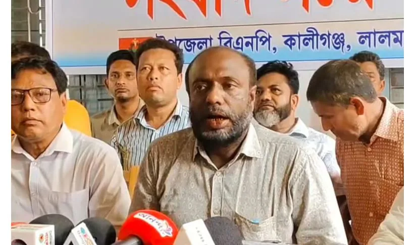 লালমনিরহাটে ওসির অপসারণ দাবি নিয়ে বিএনপির দুই পক্ষের পাল্টাপাল্টি কর্মসূচি