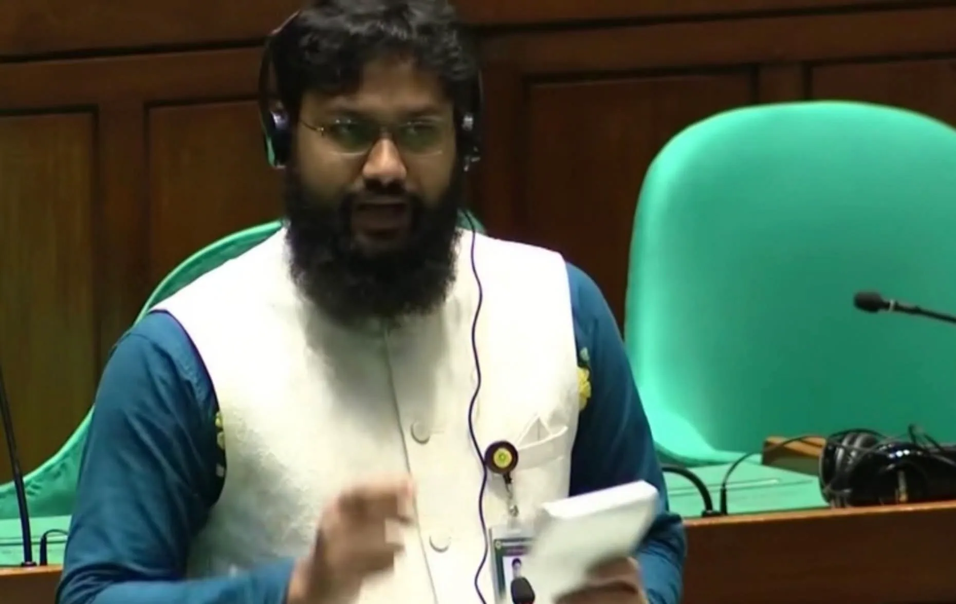 ‘সবার আগে বগুড়া’ নাকি বাংলাদেশ; প্রশ্ন এনসিপি নেতার