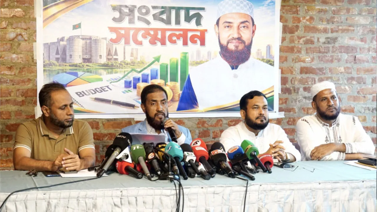 ইসলামী ব্যাংক ইস্যুতে ব্যস্ত না থেকে সীমান্ত সংকট মোকাবিলায় মনোযোগ দিন: স্বরাষ্ট্রমন্ত্রীকে সেলিম উদ্দিন