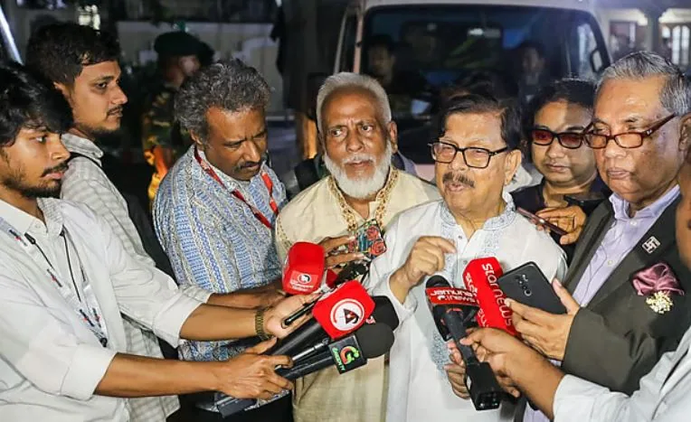প্রধানমন্ত্রীর সঙ্গে মিত্র দলগুলোর নেতাদের বৈঠকে কী আলোচনা হলো, মান্না যা বললেন