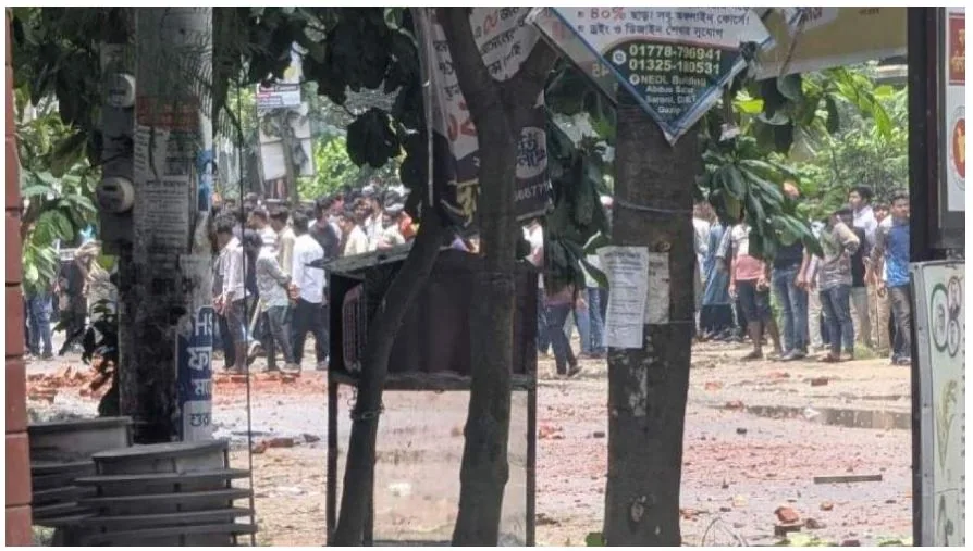 ডুয়েট শিক্ষার্থীদের ওপর ছাত্রদল ও বহিরাগতদের হামলা, রণক্ষেত্র ক্যাম্পাস
