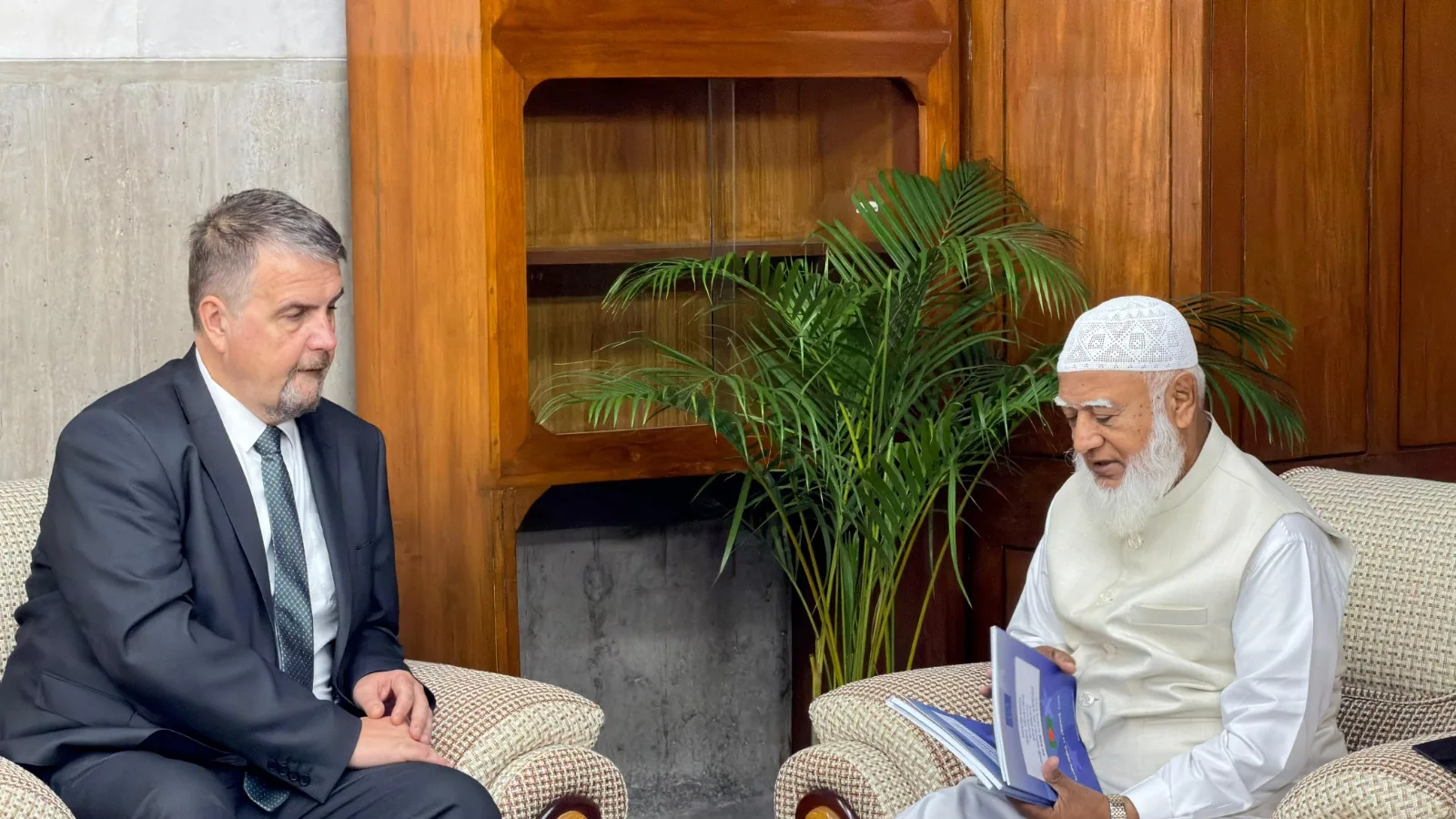 বিএনপি সংস্কার বাস্তবায়নে টালবাহানা করছে: ইইউ'কে জামায়াত আমীর