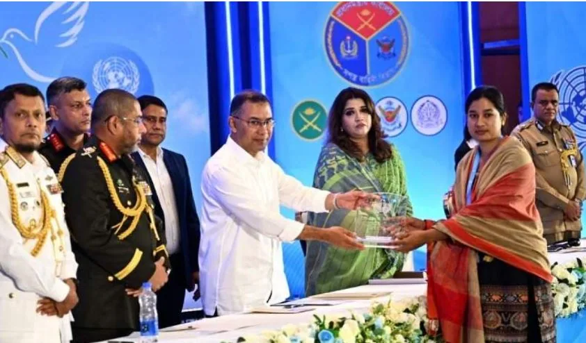 জাতিসংঘ শান্তিরক্ষী মিশনে নিহত সেনাসদস্যদের পরিবারের হাতে বিশেষ সম্মাননা দিলেন প্রধানমন্ত্রী