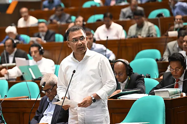 ১০ দেশে খোঁজা হচ্ছে পাচার হওয়া অর্থ, পুনরুদ্ধারে সরকারের সর্বোচ্চ অগ্রাধিকার