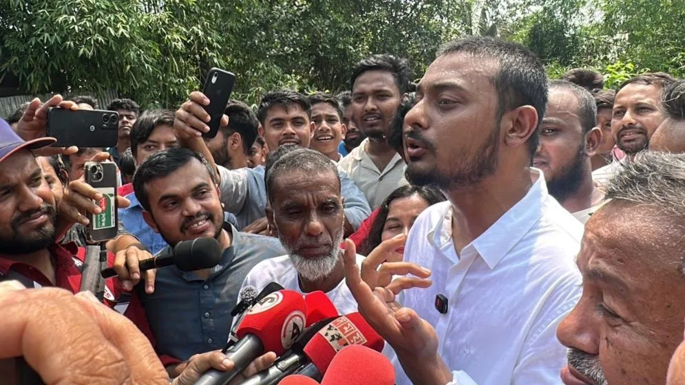 স্বরাষ্ট্রমন্ত্রী শুধু সংবিধান বোঝেন, সার্বভৌমত্ব বোঝেন না: নাসীরুদ্দীন পাটওয়ারী
