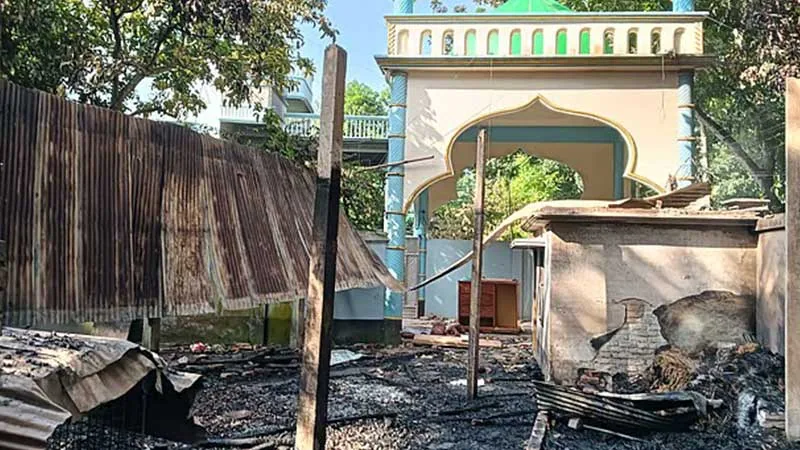 ২০ মাসে মাজারে হামলা ৬৭ বার, মবের মধ্যে সবসময় থাকে প্রশিক্ষিত দল