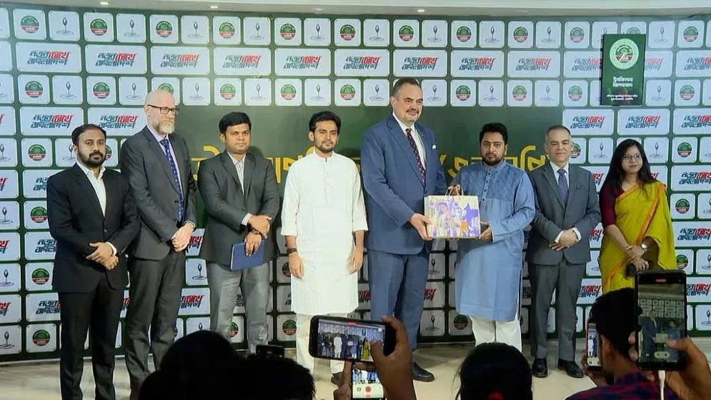 এনসিপির কার্যালয়ে গেলেন মার্কিন রাষ্ট্রদূত