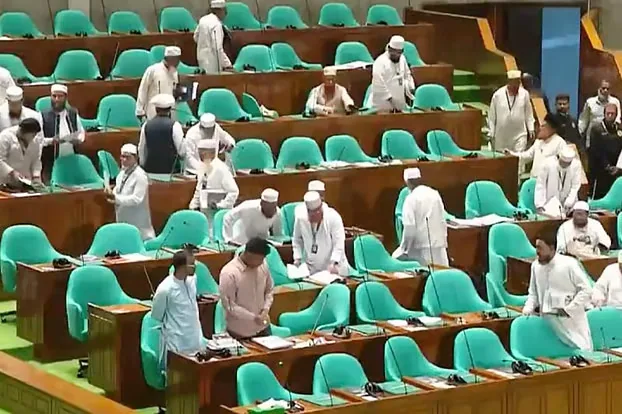 সংসদ থেকে বিরোধী দলের ‘ওয়াকআউট’
