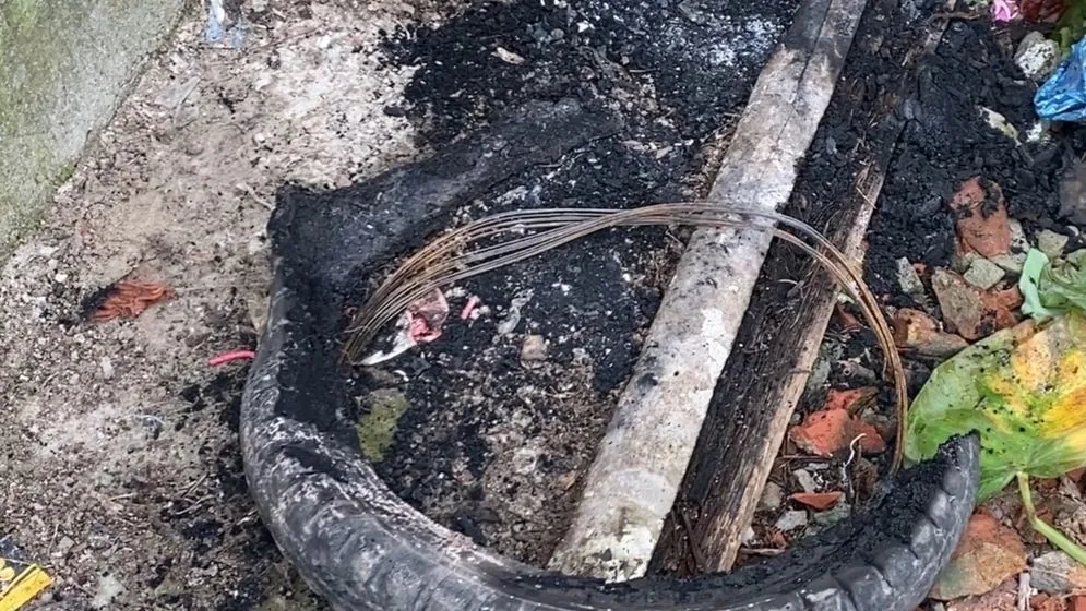 পিরোজপুরে জামায়াতের কার্যালয়ের সামনে আগুন, হত্যার হুমকির অভিযোগ
