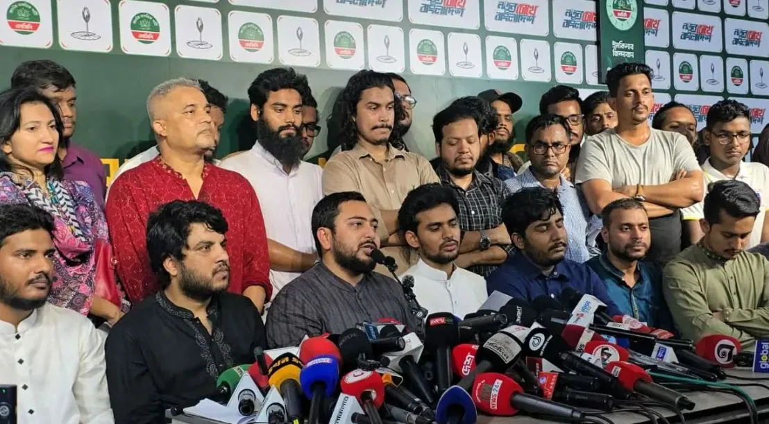 সারাদেশে চাঁদাবাজি-দুর্নীতি-সন্ত্রাসে ছেয়ে যাচ্ছে : নাহিদ ইসলাম