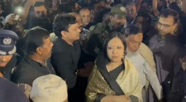 শ্রদ্ধা নিবেদনে রুমিন ফারহানাকে বাধা, ১৫০ জনের বিরুদ্ধে মামলা