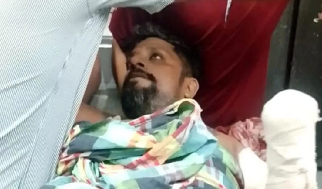 চুয়াডাঙ্গায় যুবদলের বহিষ্কৃত সাবেক নেতাকে কুপিয়ে জখম, হাতের কবজি বিচ্ছিন্ন