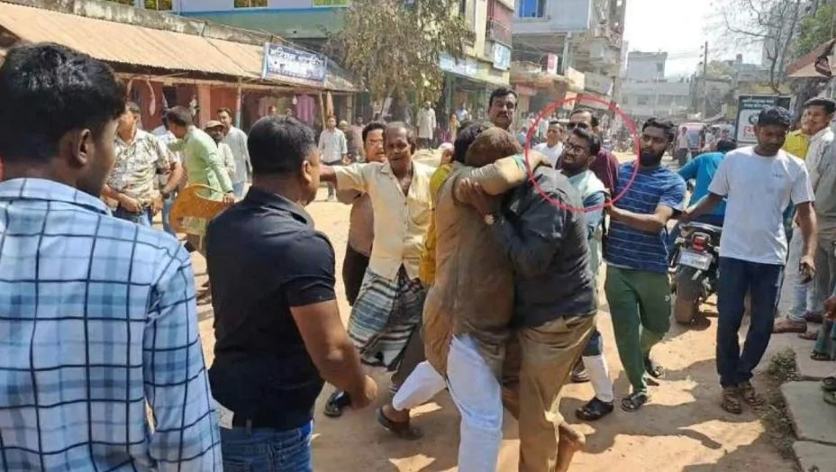 রাশেদ খানের সামনেই বিএনপির দু’গ্রুপের সংঘর্ষ, পুলিশসহ আহত ১০