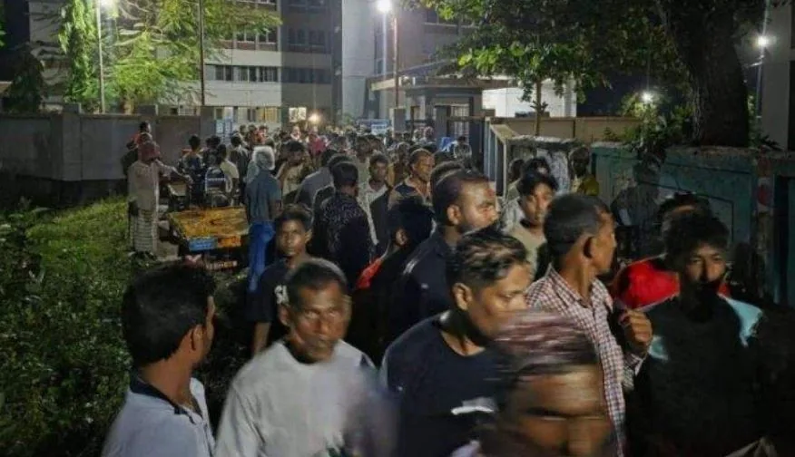 যুবলীগ নেতাকে আটকের পর থানা ঘিরে গ্রামবাসীর বিক্ষোভ, ছেড়ে দিলো পুলিশ