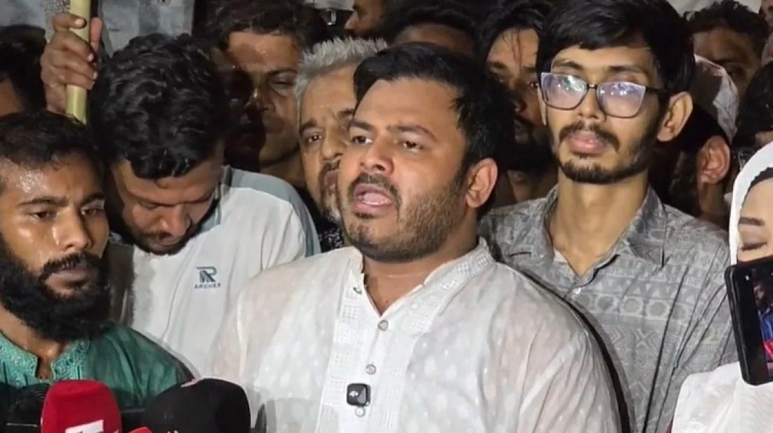 সাভারে এনসিপির সমাবেশে হামলার প্রতিবাদে মধ্যরাতে শাহবাগে বিক্ষোভ