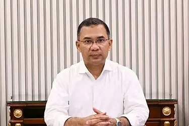 যুদ্ধের অভিঘাতে চাপে বিএনপি সরকার, প্রধানমন্ত্রীর নেতৃত্বে জরুরি বৈঠক কাল