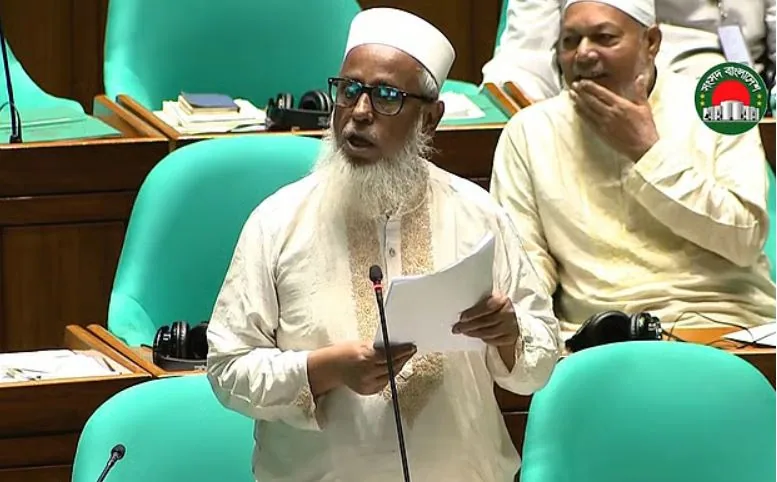চান্দাবাজি করে দেশ চালাতে চাইলে পরিণতি ভেবে দেখতে বললেন জামায়াতের এমপি