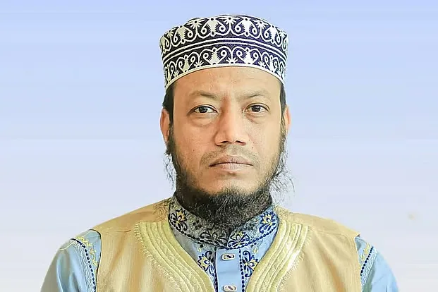 মন্ত্রীকে ‘নাস্তিক ও ইসলামবিদ্বেষী’ মন্তব্য করায় জামায়াতের সংসদ সদস্য আমির হামজার বিরুদ্ধে মানহানির মামলা