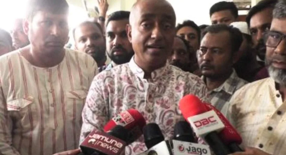 নাসীরুদ্দীন পাটওয়ারীর সঙ্গে ঘটে যাওয়া ঘটনাকে শোভনীয় মনে করছেন না আইনমন্ত্রী