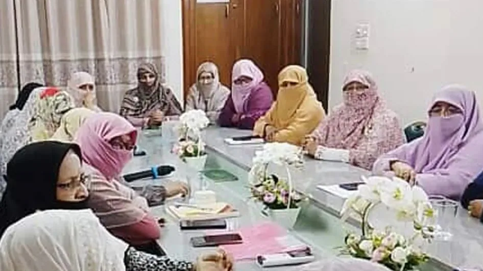 জামায়াতের মহিলা নেত্রীদের সঙ্গে পাকিস্তানের সীমা মালিকের মতবিনিময়
