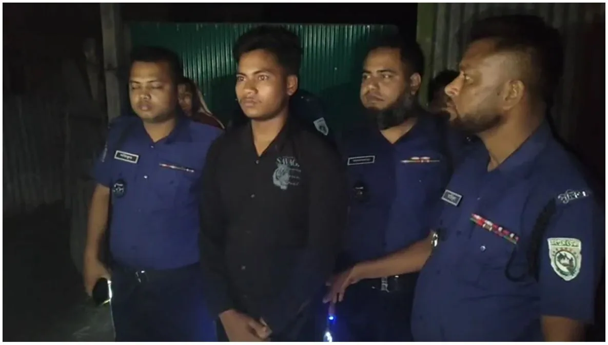 প্রতিমন্ত্রীর ফটোকার্ড পোস্ট করে ‘তীর্যক মন্তব্য’, পঞ্চগড়ে যুবক আটক