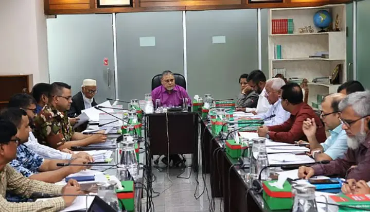 এমপিওভুক্ত শিক্ষকদের নির্বাচনে অযোগ্য করতে চায় ইসি