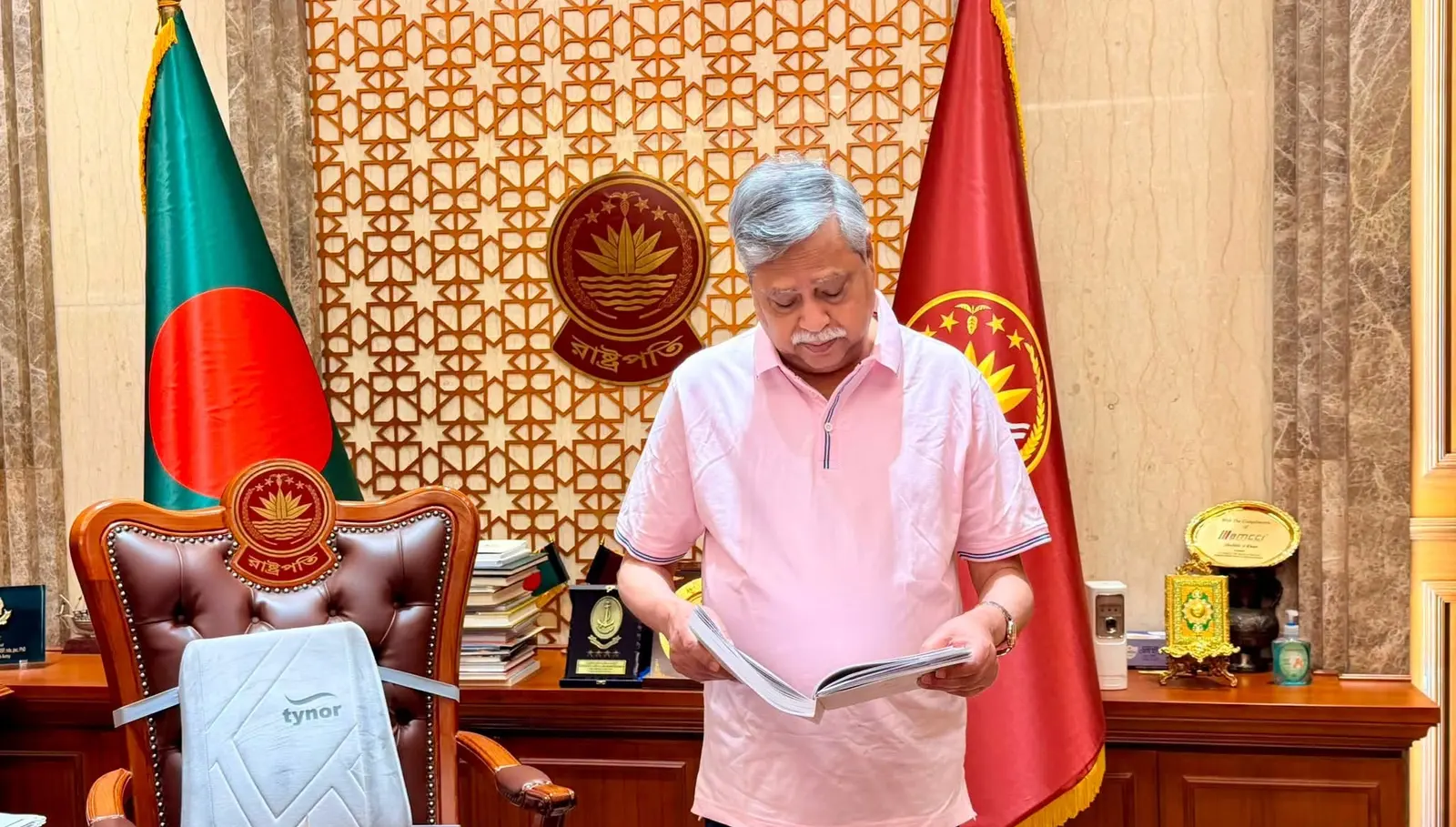 'মাঝেমধ্যে জ্ঞান হারিয়ে ফেলি', 'দায়িত্ব পালন আর সম্ভব নয়'; পদত্যাগপত্রে সাহাবুদ্দিন