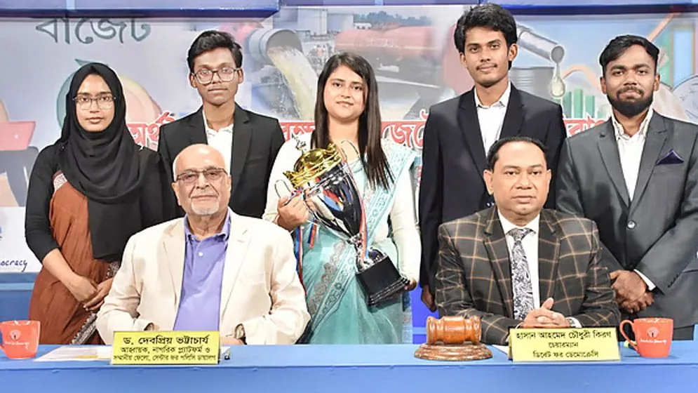 হরমুজের থেকেও বড় বাধা অন্তর্বর্তী সরকারের মার্কিন চুক্তি: ড. দেবপ্রিয় ভট্টাচার্য