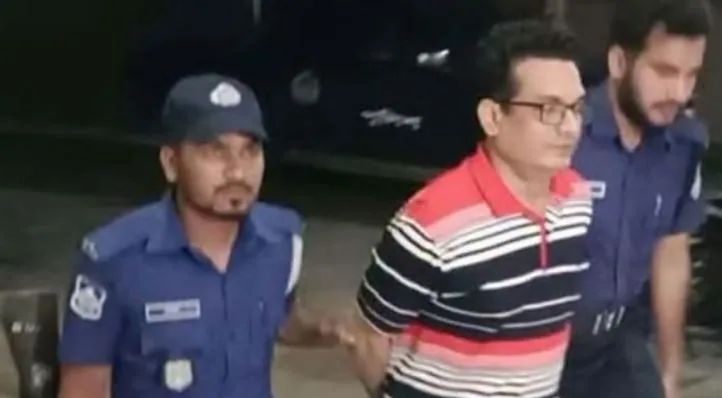 বেনাপোল ইমিগ্রেশনে আটক ঝিনাইদহ জেলা স্বেচ্ছাসেবক লীগ নেতা কারাগারে