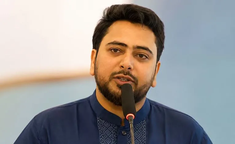 ‘গুমের শিকার’ মিরাজ শেখের খোঁজ চাইলেন নাহিদ ইসলাম
