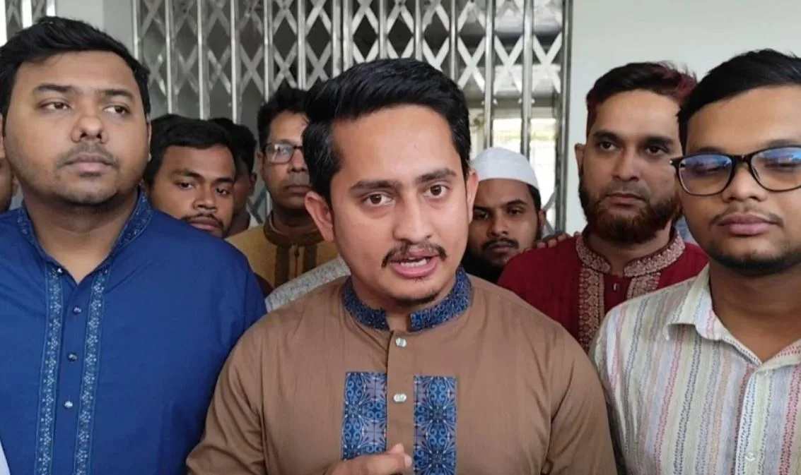 সরকার ধীরে ধীরে ব্যর্থতার দিকে গেলেও স্বীকার করতে চায় না: সারজিস আলম