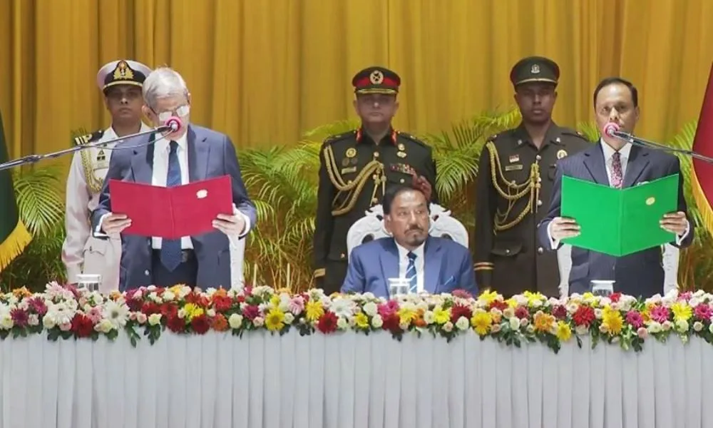 রাষ্ট্রপতি হিসেবে শপথ নিলেন মির্জা ফখরুল