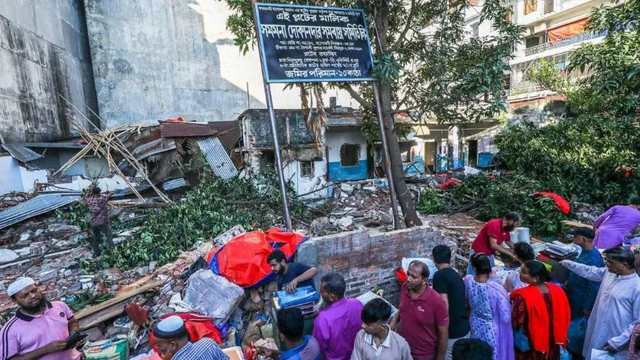 মধ্যরাতে স্বাস্থ্যকেন্দ্রে হামলা-ভাঙচুর-লুটের ঘটনায় গ্রেপ্তার ৯, দুই ট্রাক মালামাল উদ্ধার