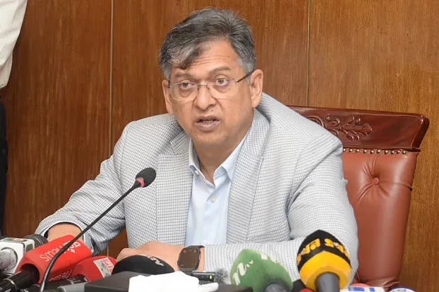 কিশোর অপরাধ চক্র নিয়ে স্বরাষ্ট্রমন্ত্রীর উদ্বেগ, অপরাধের ‘শিকড়’ খোঁজার নির্দেশ