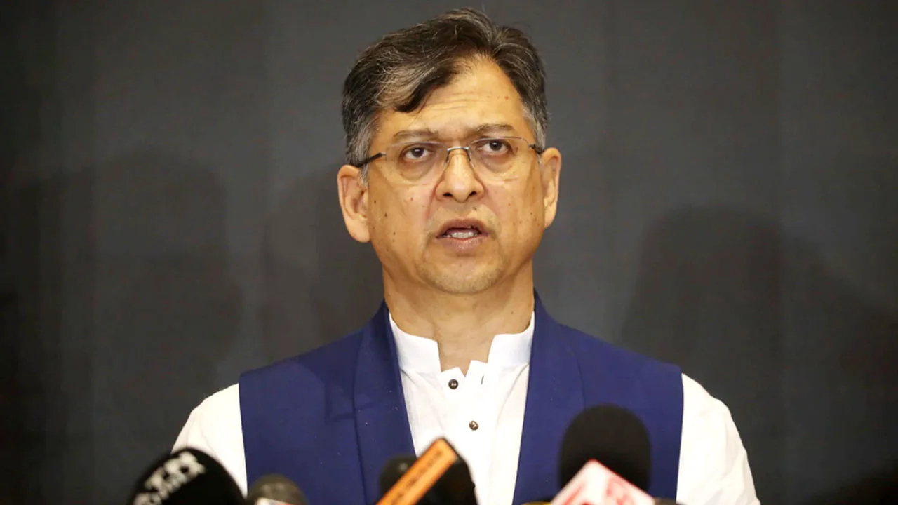প্রধানমন্ত্রীর কার্যালয়-প্রতিরক্ষার সংসদীয় দায়িত্ব সালাহউদ্দিনের