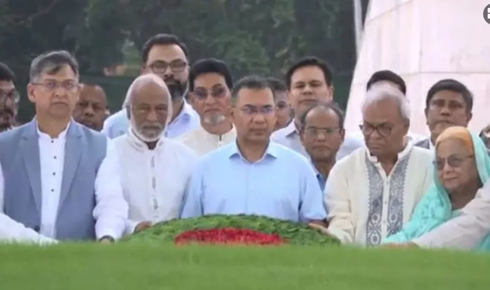 বিএনপির প্রতিষ্ঠাবার্ষিকীতে জিয়াউর রহমান-খালেদা জিয়ার সমাধিতে তারেক রহমানের শ্রদ্ধা