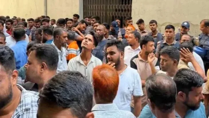 জাসদ কার্যালয়ে গোপন বৈঠক করতে গিয়ে আটক আ.লীগের শতাধিক নেতাকর্মী
