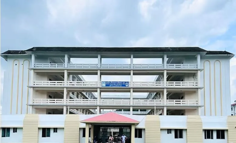 ‘তোর পাওয়ার আর ২৮ দিন আছে, তোরে পিটাইয়া বের করব’—হল ভিপিকে ছাত্রদল নেতা