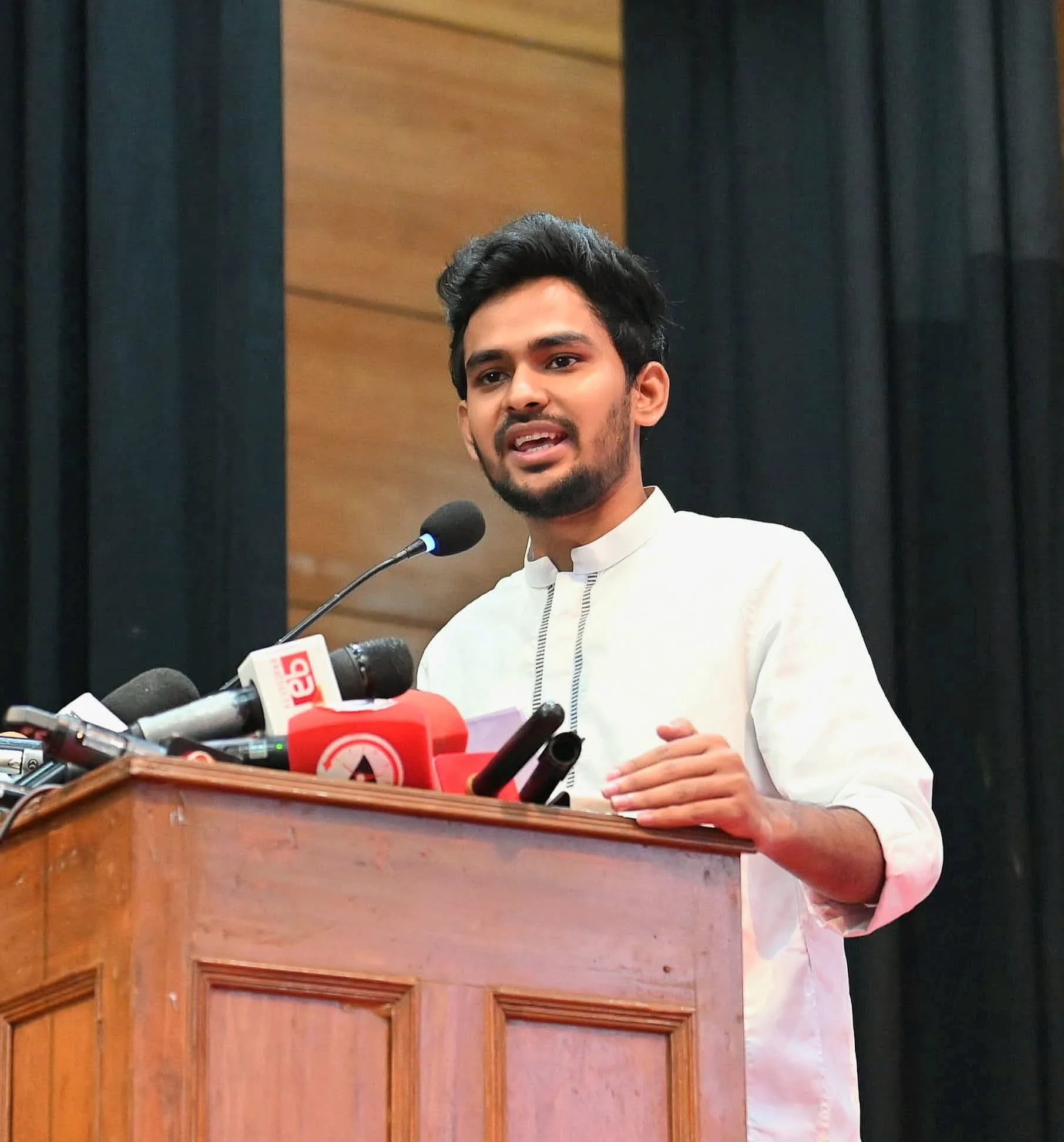 আবারও প্রশ্নফাঁস ও নিয়োগ বাণিজ্যের যুগ শুরু হলো: আসিফ মাহমুদ