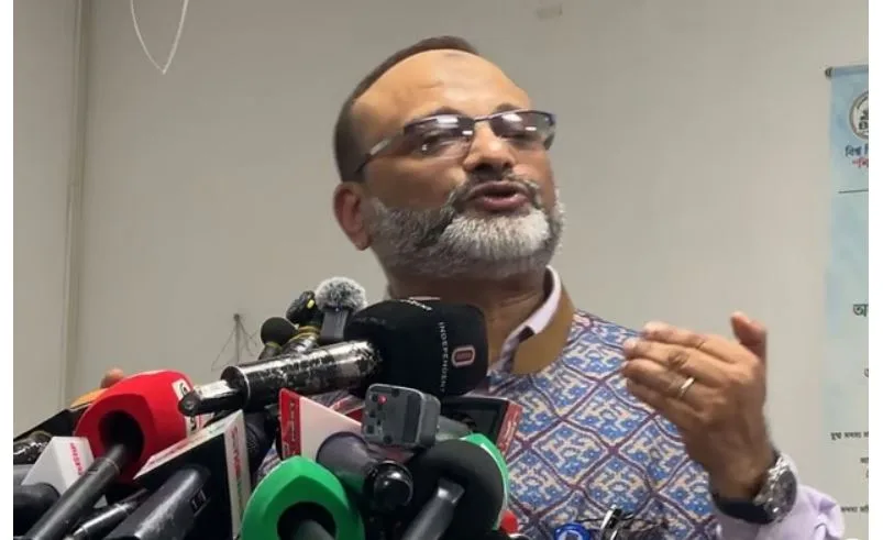 রাজনৈতিক লোকজন আমার সঙ্গে আসুক, তাঁর পেছনে যাব না: ঢাবির সাবেক উপাচার্য
