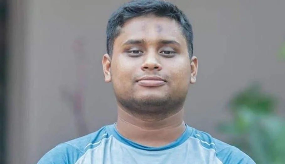 বিসিএস গেজেটে বাদ পড়া নিয়ে সরকারের কড়া সমালোচনায় হাসনাত আব্দুল্লাহ