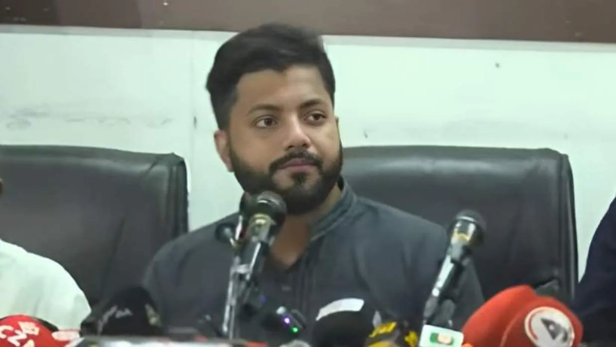 প্রতিমন্ত্রীর পদ থেকে পদত্যাগ করলেন ইশরাক হোসেন