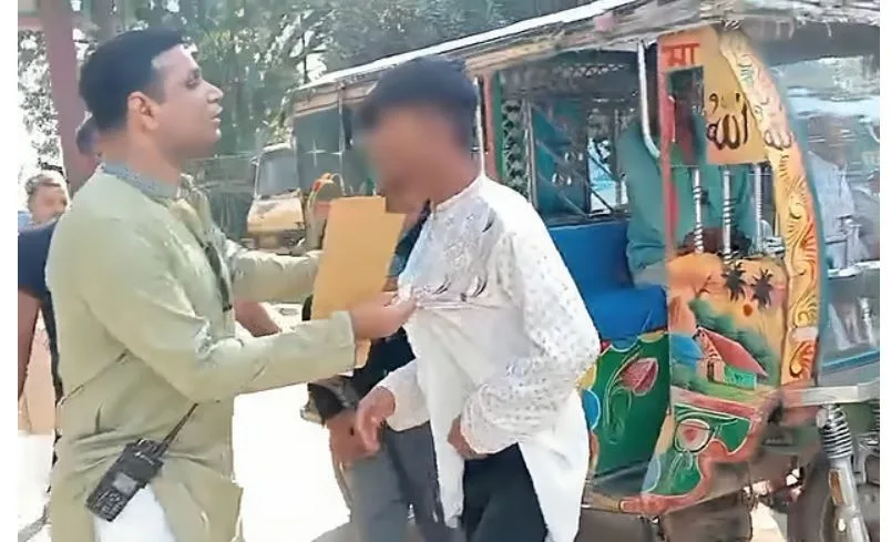 শ্রীপুরে থানা ফটকের সামনে যুবলীগের মিছিল, আটজনকে পুলিশে সোপর্দ