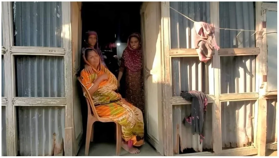 ফ্যামিলি কার্ডের তথ্য সংগ্রহকারী পরিচয়ে বিধবার কানের দুল নিয়ে উধাও